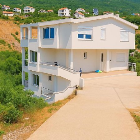 Apartments Lejla Dobra Voda Esterno foto